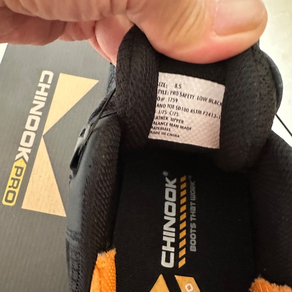 NWT Men’s Chinook Pro Safety Mid Composite Toe Boots